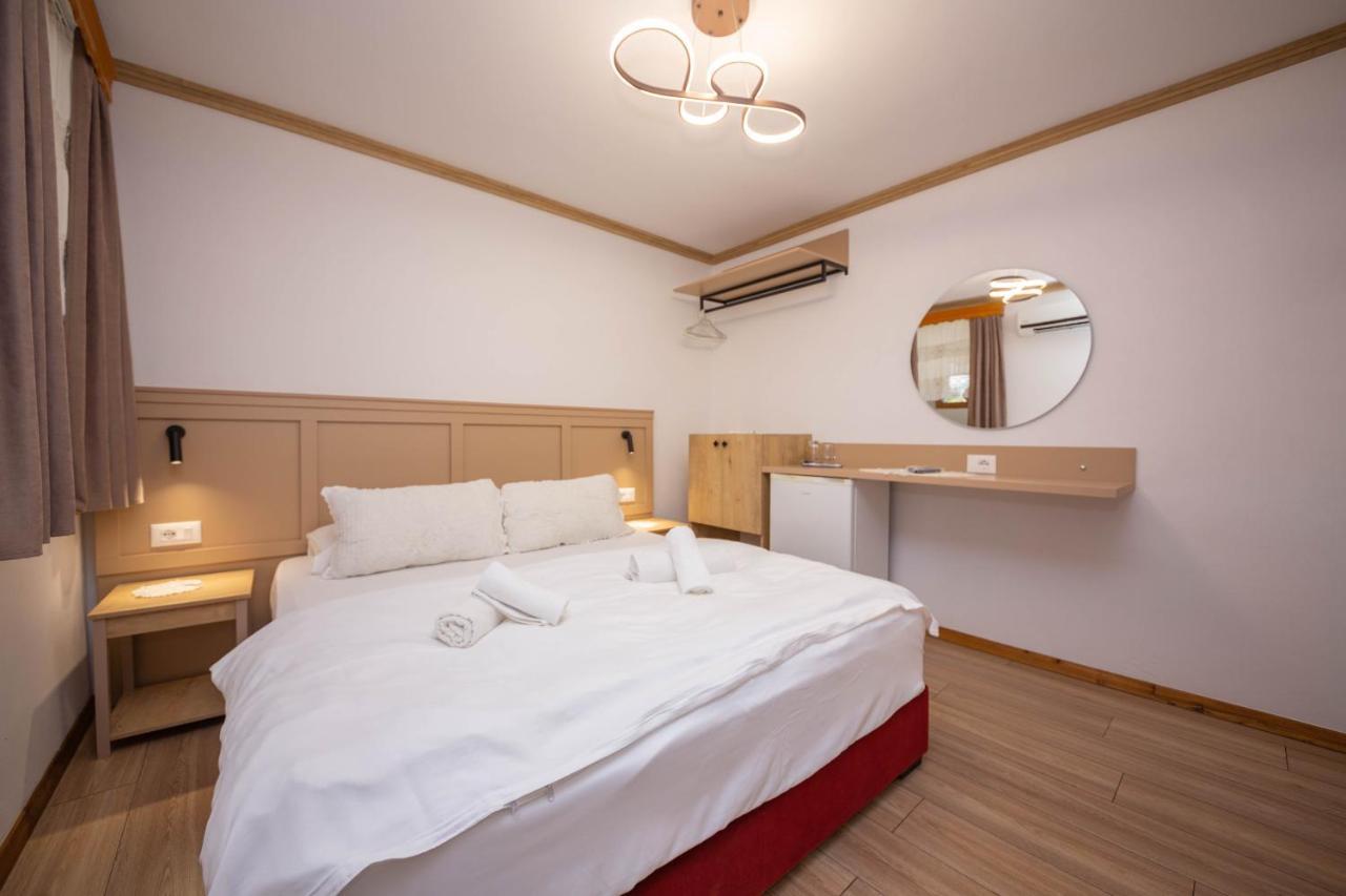 Bed And Breakfast Kotoni จีโรคาสเตอร์ ภายนอก รูปภาพ
