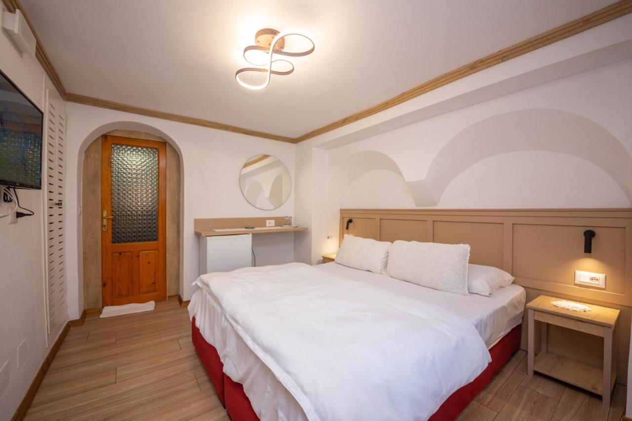 Bed And Breakfast Kotoni จีโรคาสเตอร์ ภายนอก รูปภาพ