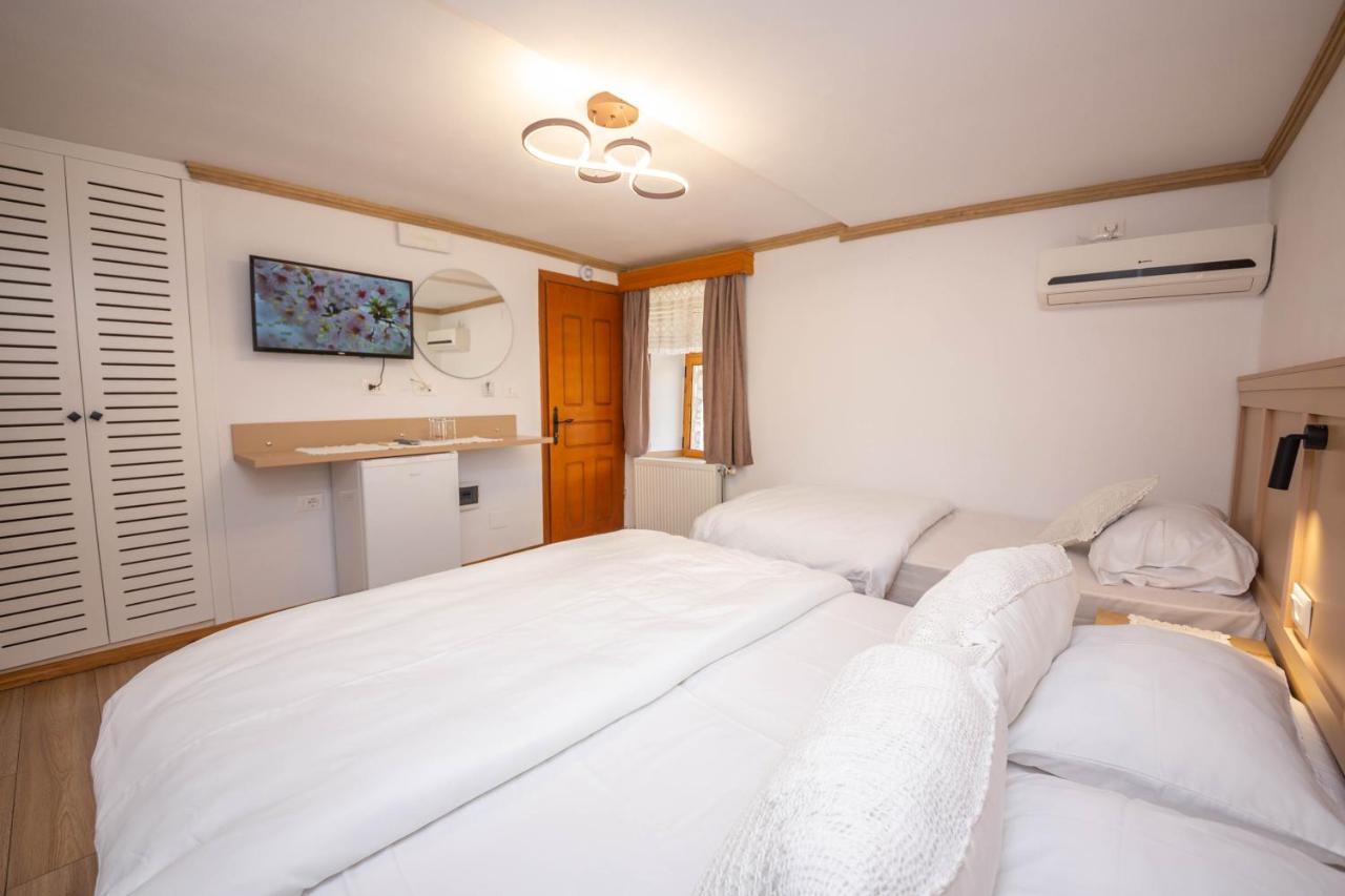 Bed And Breakfast Kotoni จีโรคาสเตอร์ ภายนอก รูปภาพ