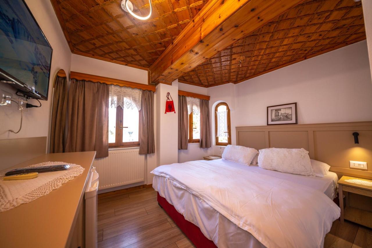 Bed And Breakfast Kotoni จีโรคาสเตอร์ ภายนอก รูปภาพ