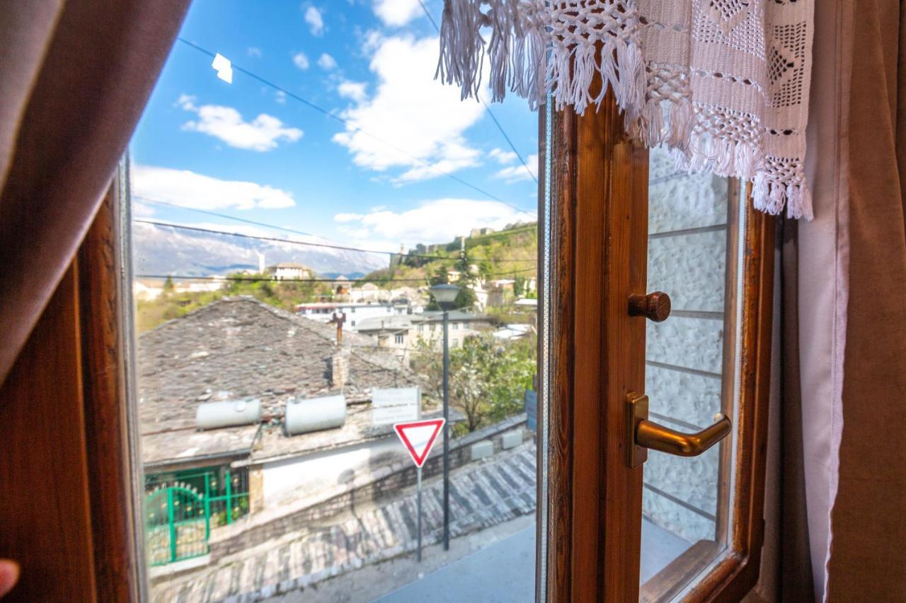 Bed And Breakfast Kotoni จีโรคาสเตอร์ ภายนอก รูปภาพ