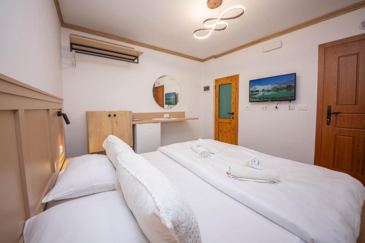Bed And Breakfast Kotoni จีโรคาสเตอร์ ภายนอก รูปภาพ