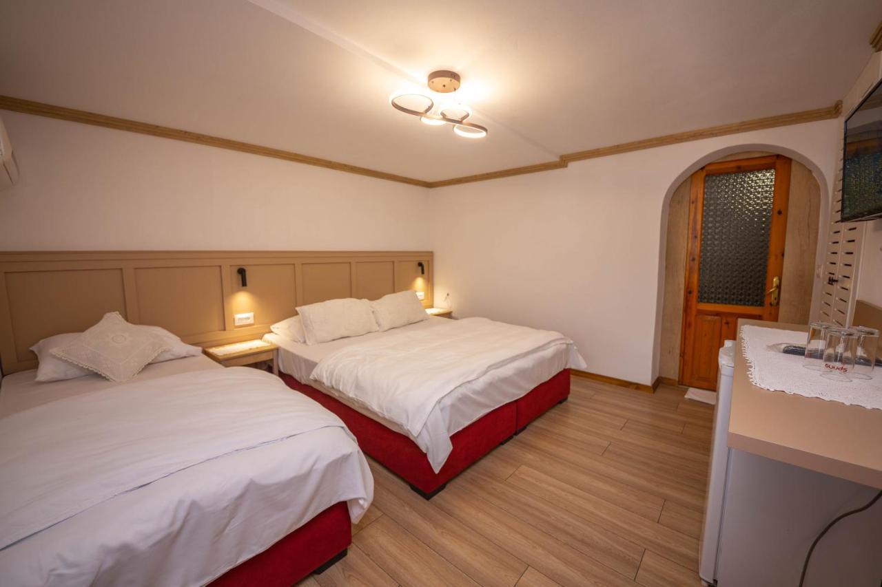 Bed And Breakfast Kotoni จีโรคาสเตอร์ ภายนอก รูปภาพ