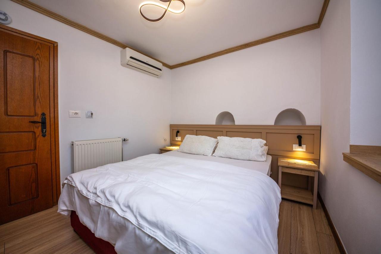 Bed And Breakfast Kotoni จีโรคาสเตอร์ ภายนอก รูปภาพ