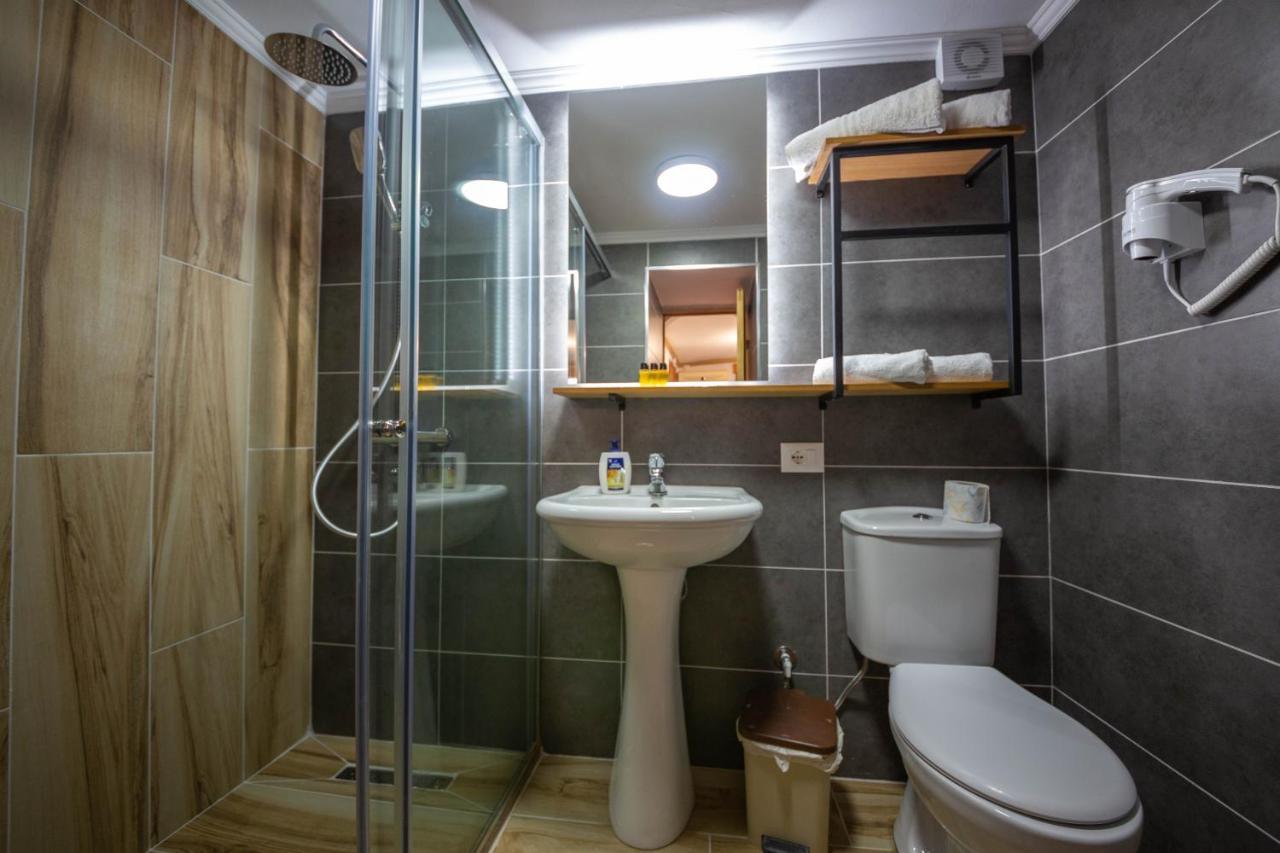 Bed And Breakfast Kotoni จีโรคาสเตอร์ ภายนอก รูปภาพ