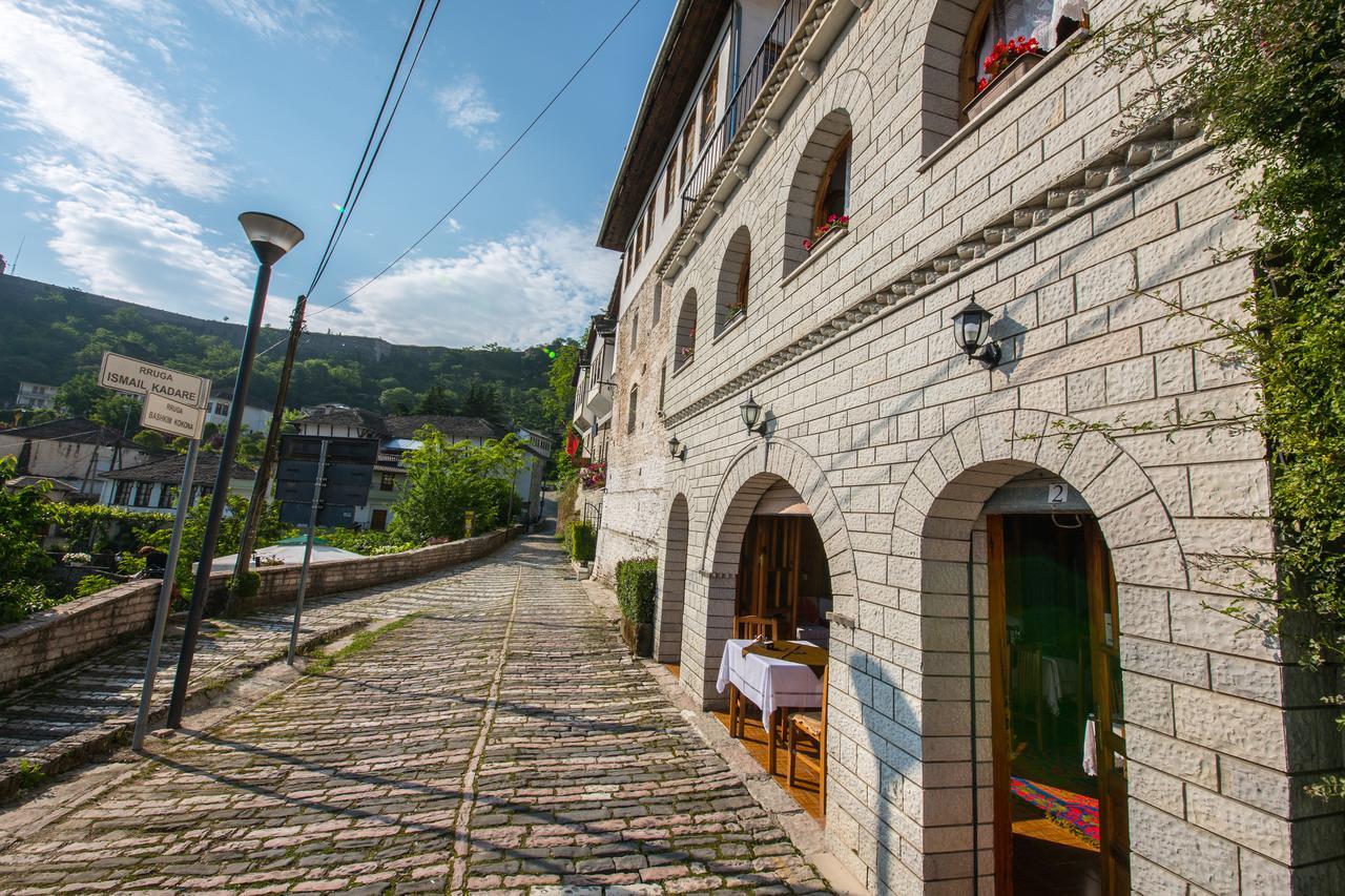 Bed And Breakfast Kotoni จีโรคาสเตอร์ ภายนอก รูปภาพ