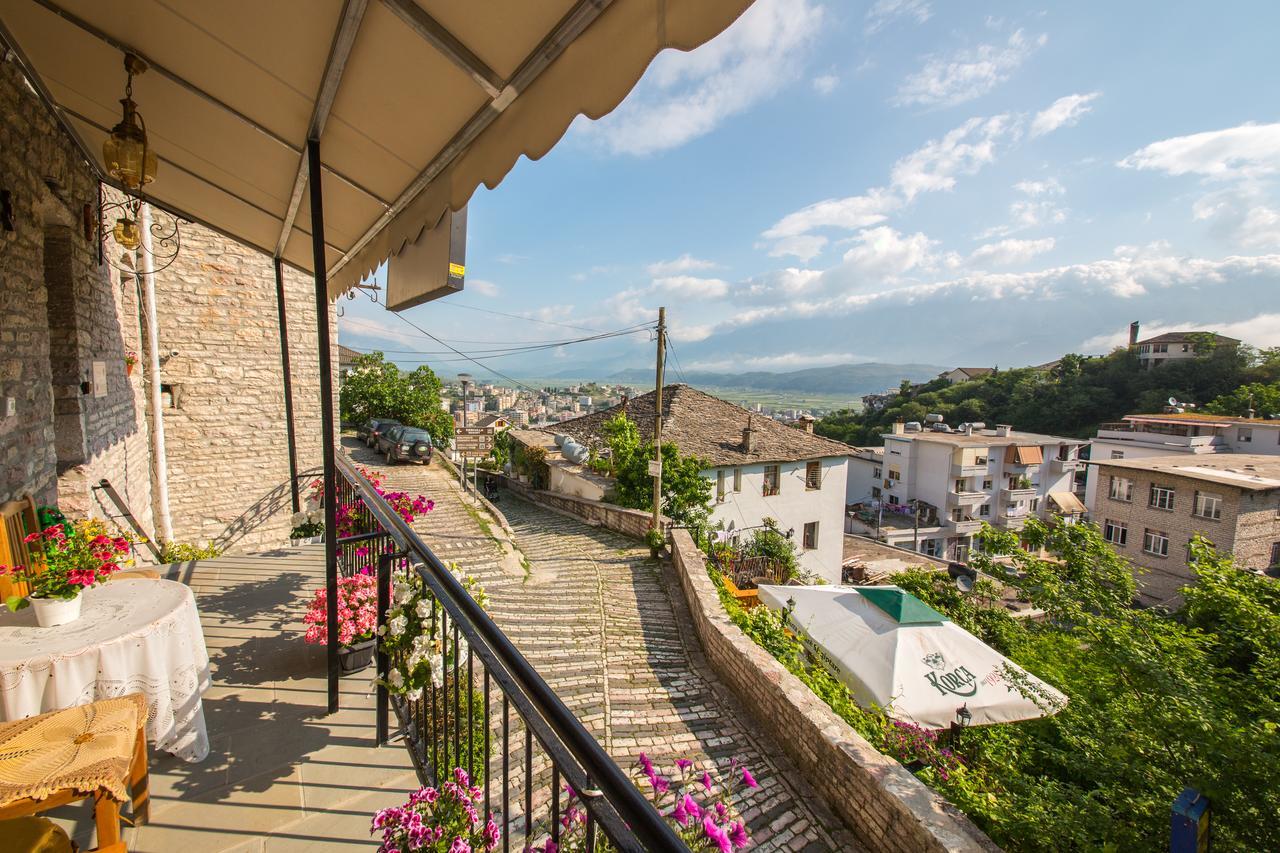 Bed And Breakfast Kotoni จีโรคาสเตอร์ ภายนอก รูปภาพ