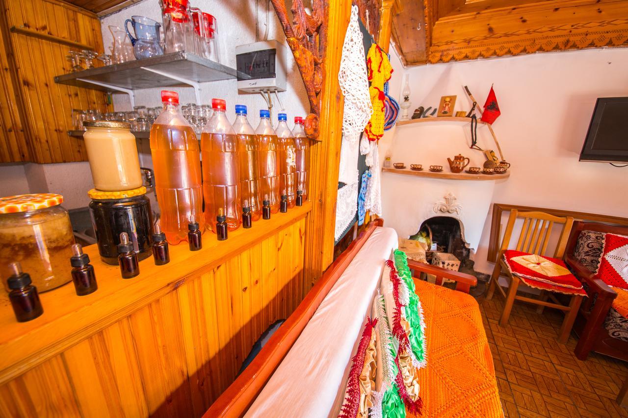 Bed And Breakfast Kotoni จีโรคาสเตอร์ ภายนอก รูปภาพ